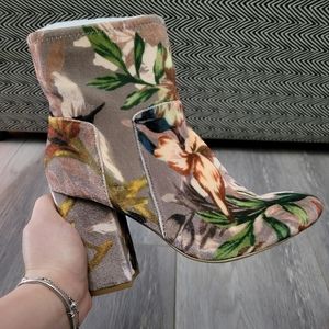 NEW Nine West Savitra Block Velvet Floral Boots